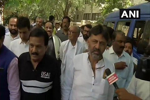 DKShivakumar infront of commissioner offece BNG 18 MAR 20