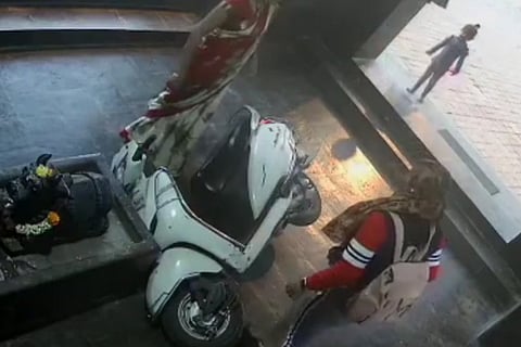 Girl Scooty