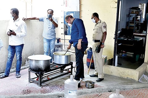 police 28 mar 20