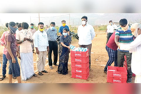 05042020 Hospete Milk Distribution