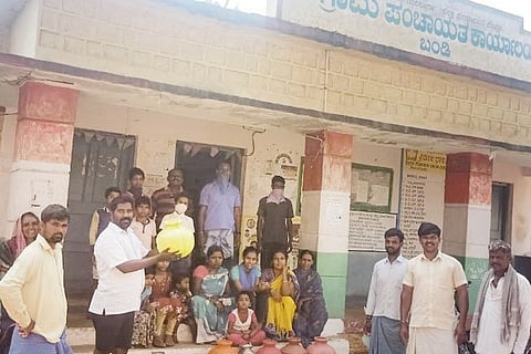 07042020 Yelburga Bandi GP Opposite protest