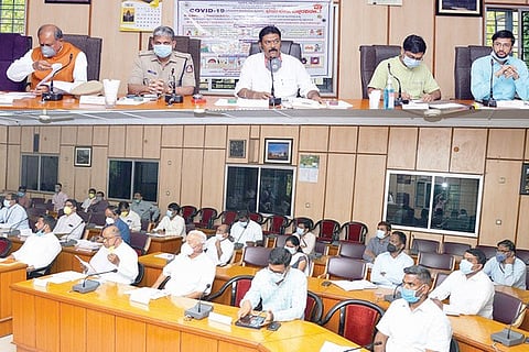 140420 Ballari Minister Anand Singh Meeting
