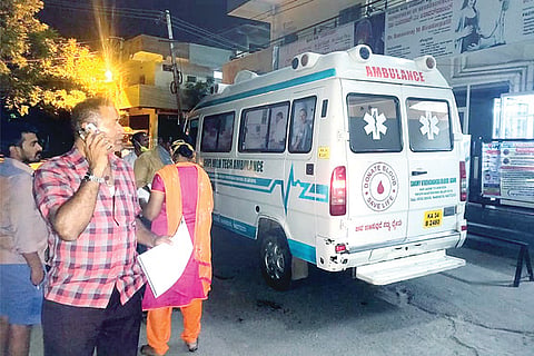 170420 Ballari DC Help to Carrage Dead Body