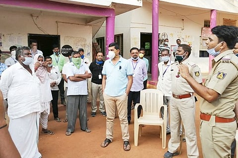 18042020 Kustagi Police loti charge