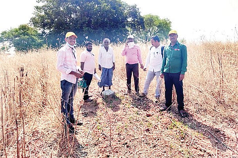 230420 Kotturu Lake Surround Planting