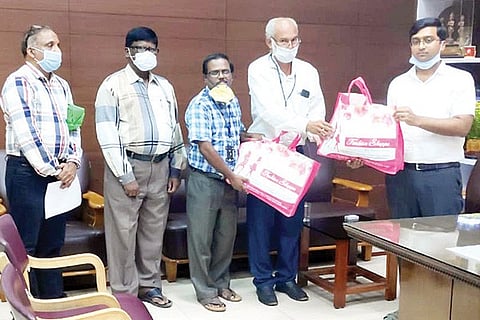 Azim Premij Foundation Comfort Kit Distribute