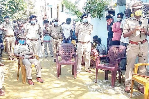 Kampli Hakkippikki Colony Excise Department Visit