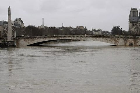 Paris siena river