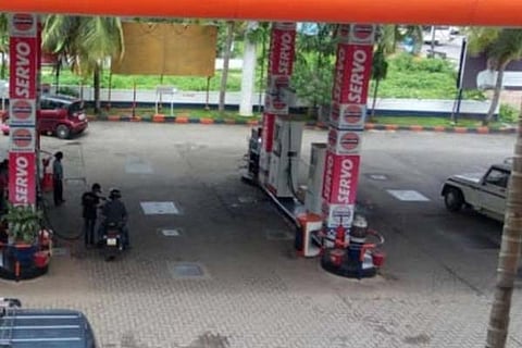 Petrol Bunk 28 april 20