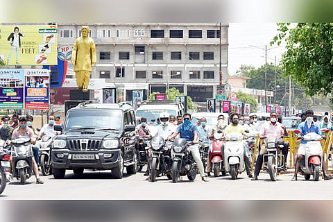 04052020 Bellary Lockdown Lose