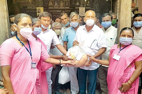 05052020 Kukanoor Karadi Sanganna MP