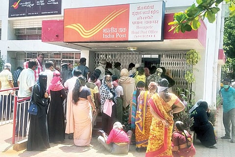 110520 Hosapete Q for Penction at Post office