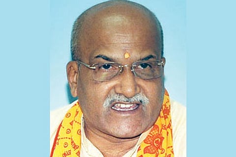 27 Dwd 1 pramod muthalik