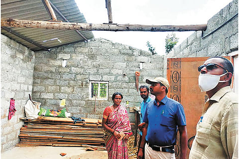 HUN-MAY-28-1(HOUSE DAMAGED AT KM VADI)