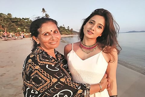 Harshika Puncha with mother