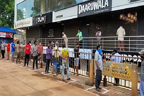 Hubballi Liquor Shop 4 MAY 20