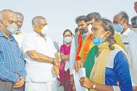 Minister Madhuswamy and farmer 20 MAY 20