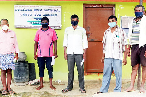 04 Nela Ph 02 Hallu Uthpadakaru