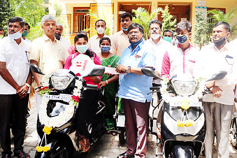 06 Nela Ph 01 Vahana Vitharane