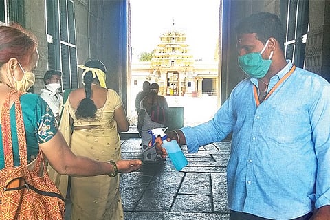 080620 Hampi Temple Devotees Sanitizer