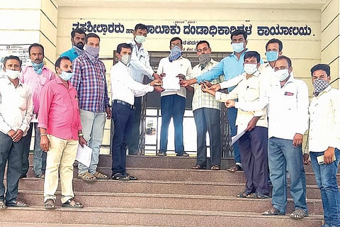 090620 Hadagali Agriculture Supporters Appeal