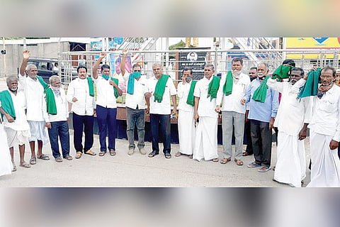 15062020 Raichur Formars union protest