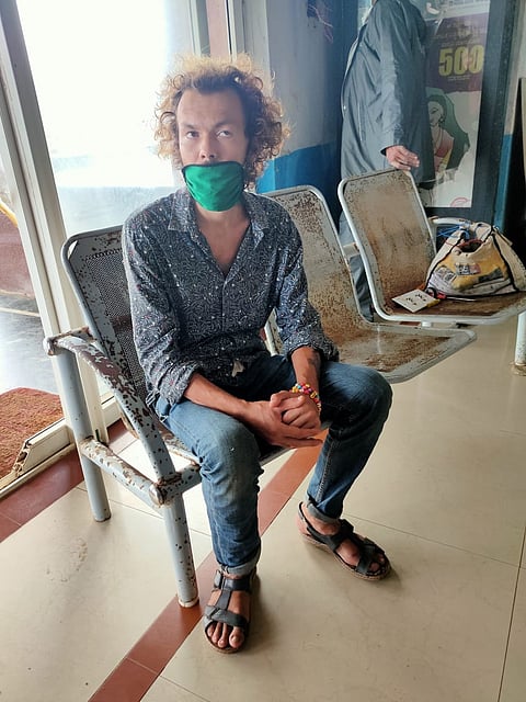 20KWR5A-Ruslan, in front dc office