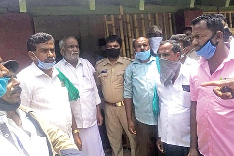HUN-JUNE-21-1(FARMERS STRIKE AT TIMBER LOT