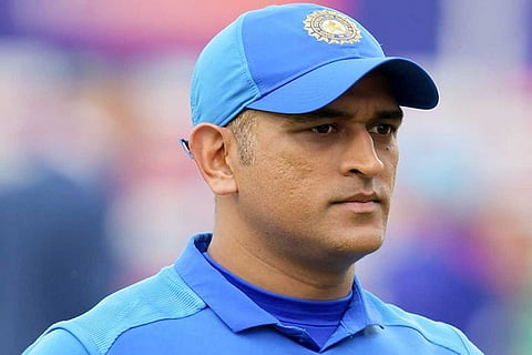 dhoni1