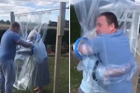 hug curtain