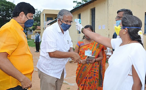 02Tmk_Minister_ExamCentre_01