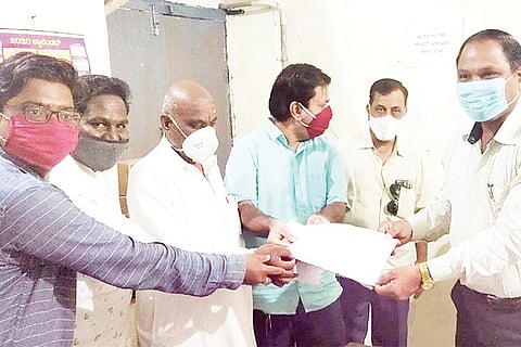 Devarurga Traders Appeal for Halfday Lockdown