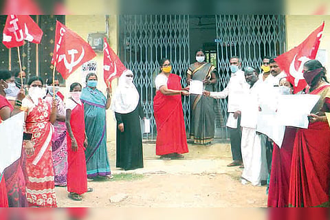 Kampli Corona Workers Protest