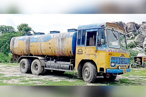 26072020 Raichur tanker lory