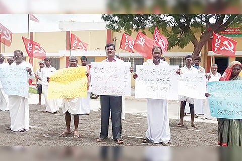 310720 Sindhanuru Trade Union Taluku Center Protest