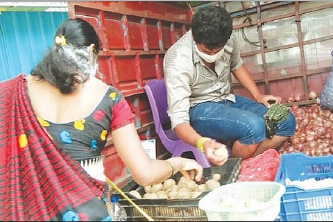 Bus conductor cum vegitable vendor