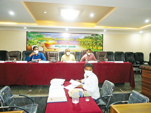 KDP Meeting by MLA. 24-TPT,1