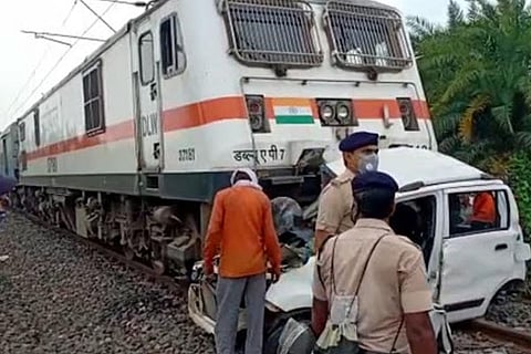 Train hots car