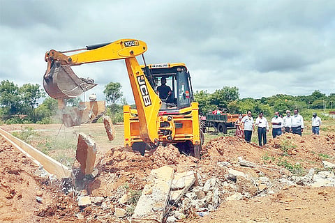 h1- Huda Action 1