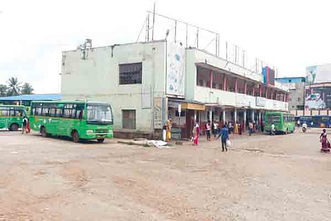 h23-Bus Stand 3