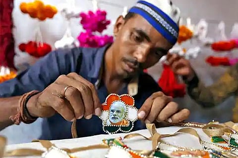 modi rakhi