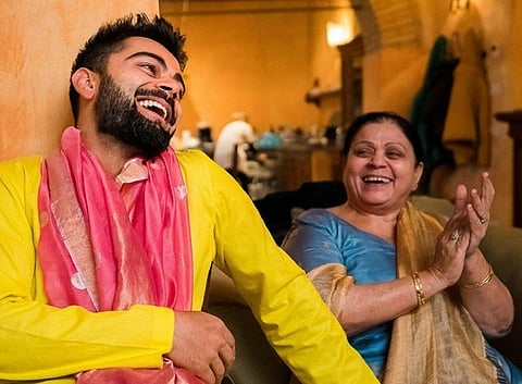 virat kohli with her mom