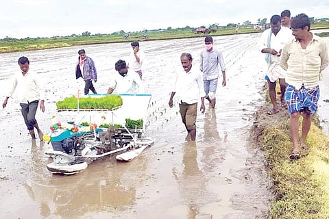 060820 Anehosuru Machine Paddy Planting Michine