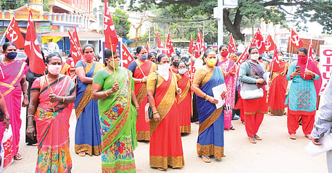 07Tmk_Anganwadi_Protest