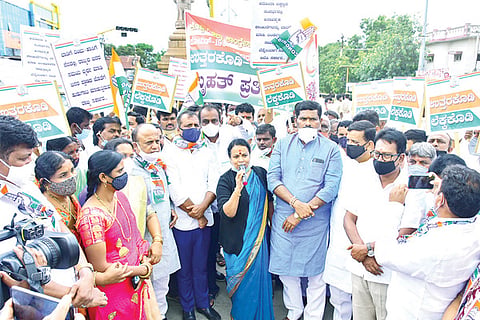 080820 Koppal Congress protest Aganist Govt