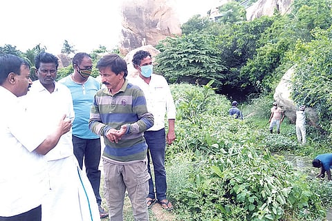 110820 Near Anjanadri Temple Vijayanagara Canal Repair