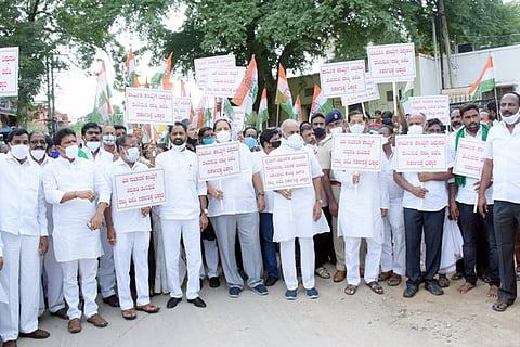 20082020 Raichur Congress Protest