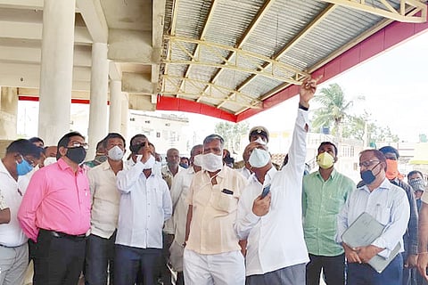 25082020 Kukanur visit bus stand