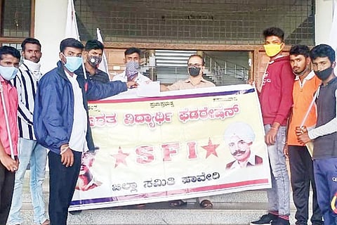 31-hvr-01