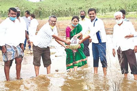 Hiriyur, vv Sagar, Fish Pudding, Sowing,